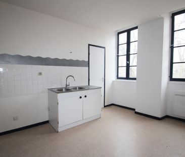 Location Appartement 4 pièces 70m² DECIZE 58300 - Photo 4