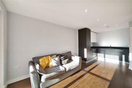 Bromyard Avenue - Photo 2