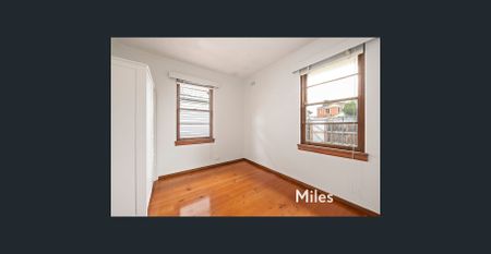 FABULOUS HOME IN A GREAT LOCATION! - Photo 3