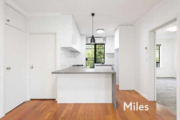 2/33 Carmichael Street, Ivanhoe East - Photo 1