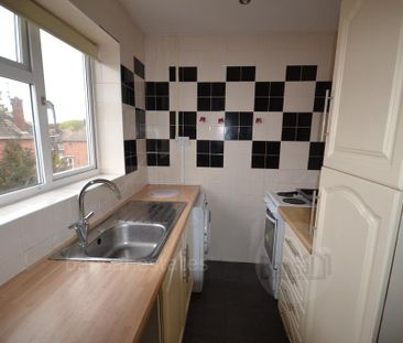 2 bedroom maisonette to rent - Photo 2