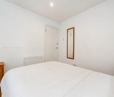 5 bedroom end of terrace house to rent - Photo 4