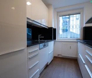 Modernisierte 2-Zimmer-Wohnung mit Lift und Einbauküche in 1100 Wien - Foto 1