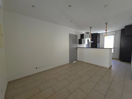 Location Maison 4 pièces 82m² MARSEILLE 11ème - Photo 4
