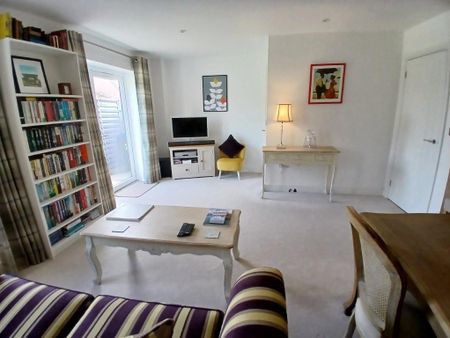 2 bedroom semi-detached house to rent - Photo 4
