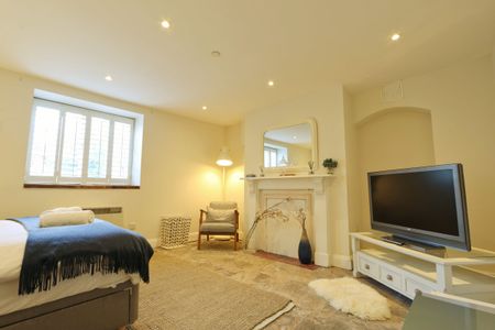 1 Bedroom Home – Medium Let - Photo 3