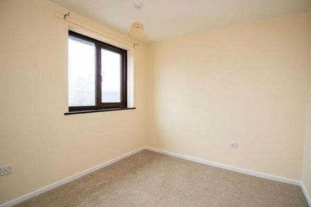 4 bedroom detached house to rent - Photo 4