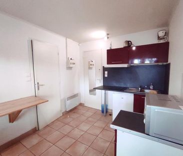 Location Appartement 1 pièce 14m² MILLAU 12100 - Photo 2