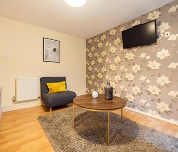 2 bedroom ground floor flat to rent - Photo 3