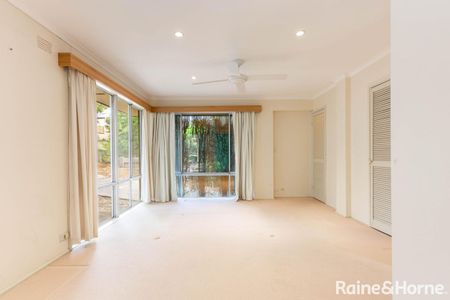 Unique home close to Flinders Uni - Photo 4