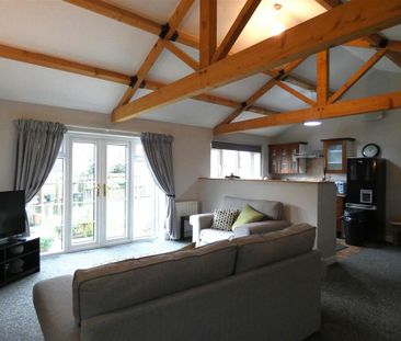 3 bedroom detached bungalow to rent - Photo 2