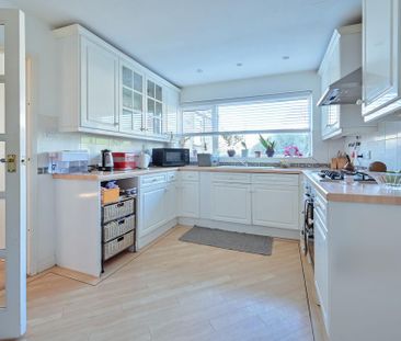 4 bedroom detached house to rent - Photo 1