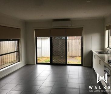 Modern Living Townhouse! - Photo 4