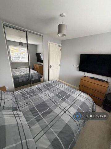 2 bedroom flat to rent - Photo 4