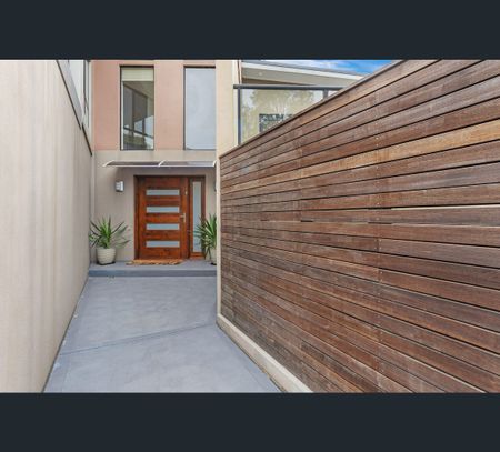 40b Park Royal Dr, Floraville, NSW 2280 - Photo 3