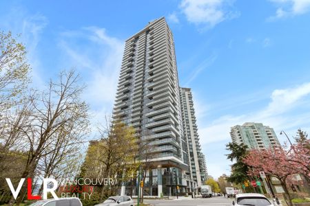 Condo in Burnaby, BC - Photo 4