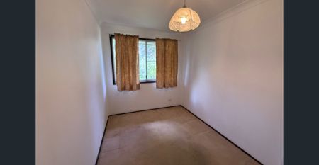 Comfortable 3 Bedroom Home in a Quiet Street - Photo 5