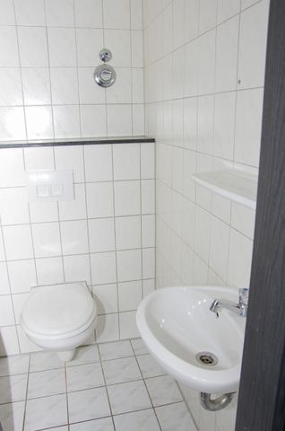 - Komfortable 5-Zi-Wohnung über 2 Etagen mit Balkon, Wohnküche und 2 Bädern - Foto 3