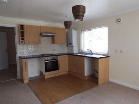 1 bedroom ground floor flat to rent - Photo 2
