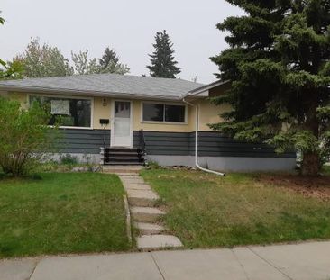 House for Rent in Highwood NW, Calgary - Photo 4