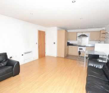 2 bedroom flat to rent - Photo 1