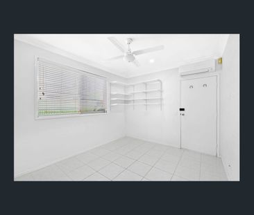 92 Stradbroke St, Runaway Bay, Qld 4216 - Photo 5