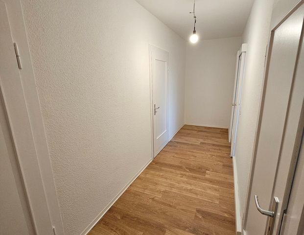 Ihr neues Zuhause erwartet Sie!Erstbezug nach komplett Renovierung mit Einbauküche - Photo 1