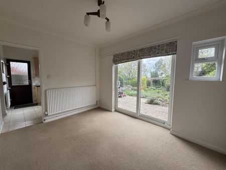 4 bedroom detached house to rent - Photo 3