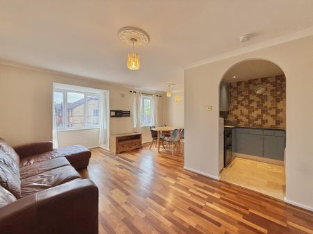 2 bedroom flat to rent - Photo 2