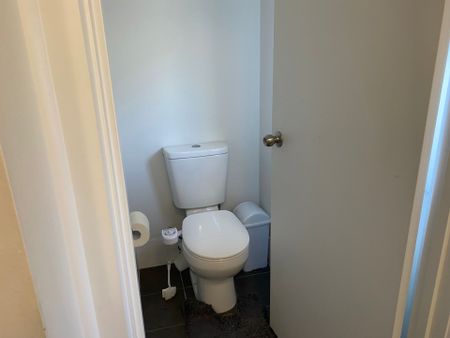 3 Bedroom Townhouse in Great Location - Photo 3