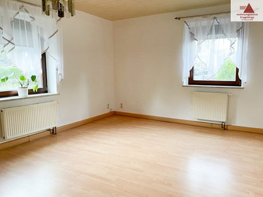 Großzügige 3-Raum-Wohnung im Erdgeschoss - Stellplatz - in Gornsdorf! - Photo 1