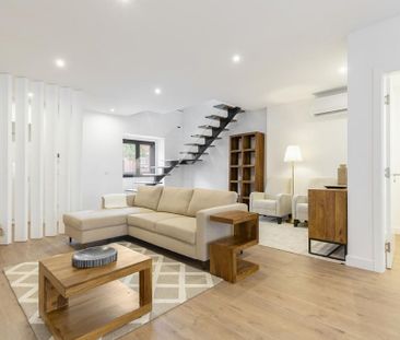 3 room luxury Detached House for rent in Lisbon - Photo 3