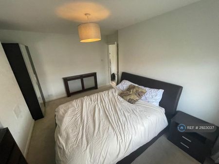 3 bedroom semi-detached house to rent - Photo 5
