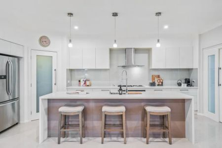 Spacious Family Single Level - Photo 4