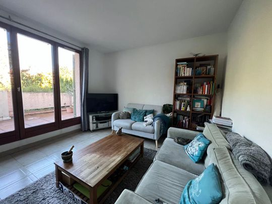 AIX EN PROVENCE - A LOUER - T2 - LA TORSE + GARAGE + TERRASSE - Photo 1