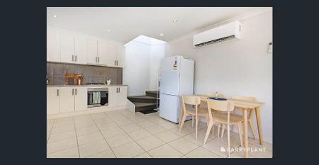Cosy 2 bedroom townhouse central of Broadmeadows - Photo 3