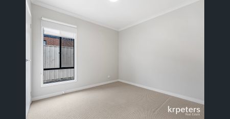 Modern Family Living in the Heart of Clyde - Photo 3