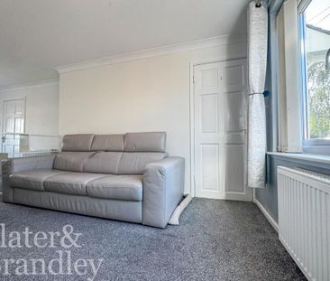 3 bedroom terraced house to rent - Photo 2