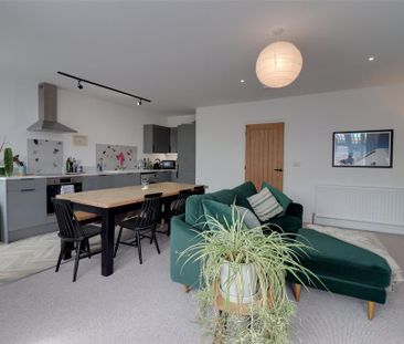 2 bedroom apartment to rent - Photo 4