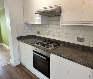 3 bedroom semi-detached house to rent - Photo 6