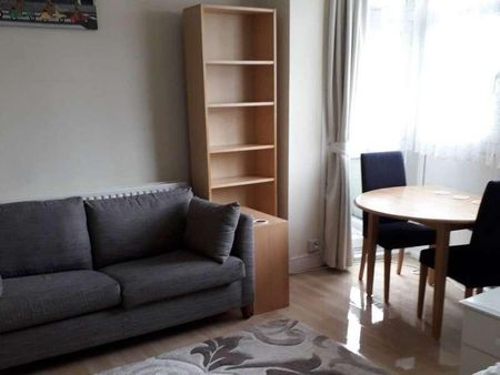 Tooting Bec Common, Pringle Gardens, SW16 - Photo 5