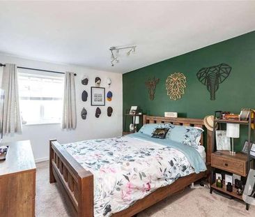 Alderney Gardens, Wickford, Essex, SS11 - Photo 6