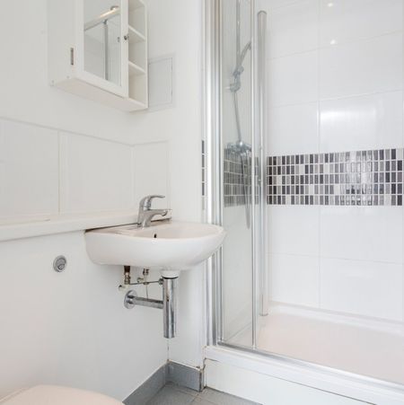 Bright and Sunny, 2 bed Apartment With Private Parking To Let In Enfield - Photo 5