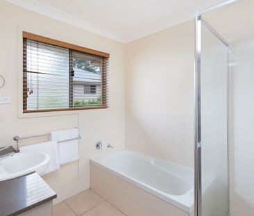 Modern 3 Bedroom Townhouse - Photo 2