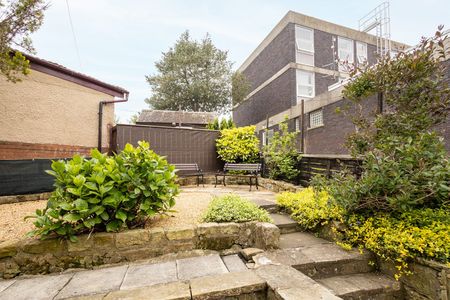 Albion Place - Photo 2