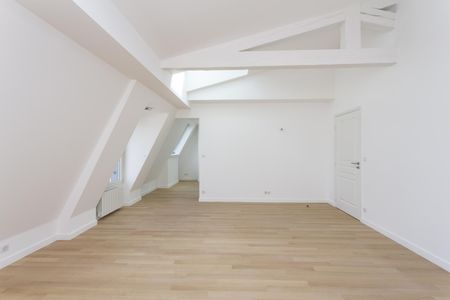 location Appartement F1 DE 47.6m² À PARIS - Photo 2