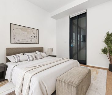 Live the High Life! Spacious 10th-Floor Apartment with Sweeping Cit... - Photo 2