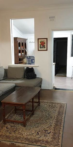 Redfern - Photo 2