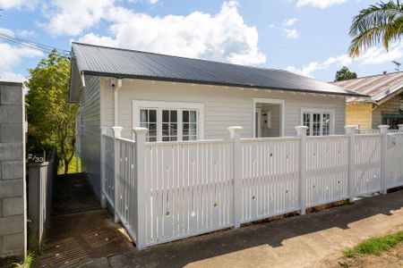 KINGSLAND HOUSE CONVERSION - Photo 5