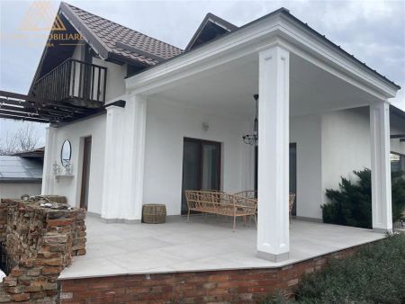 Casa Lux de inchiriat - Fotografie 3